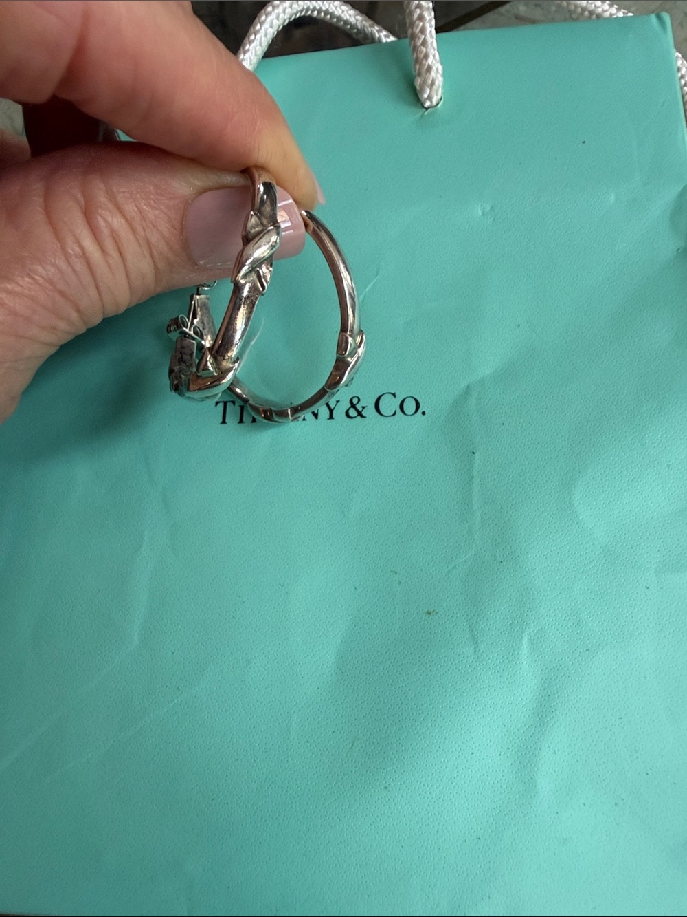 Tiffany & Co. Silver Paloma Picasso Crossover Hoop Earrings - Picture 5 of 12